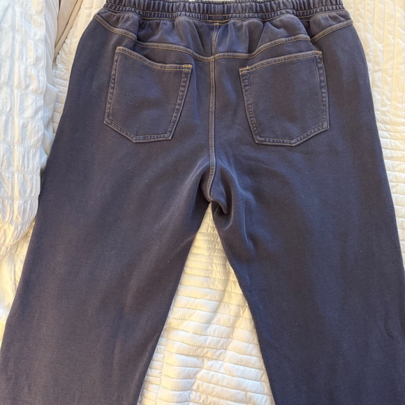GAP Heavyweight Sweatpant Jeans - Picture 3 of 4